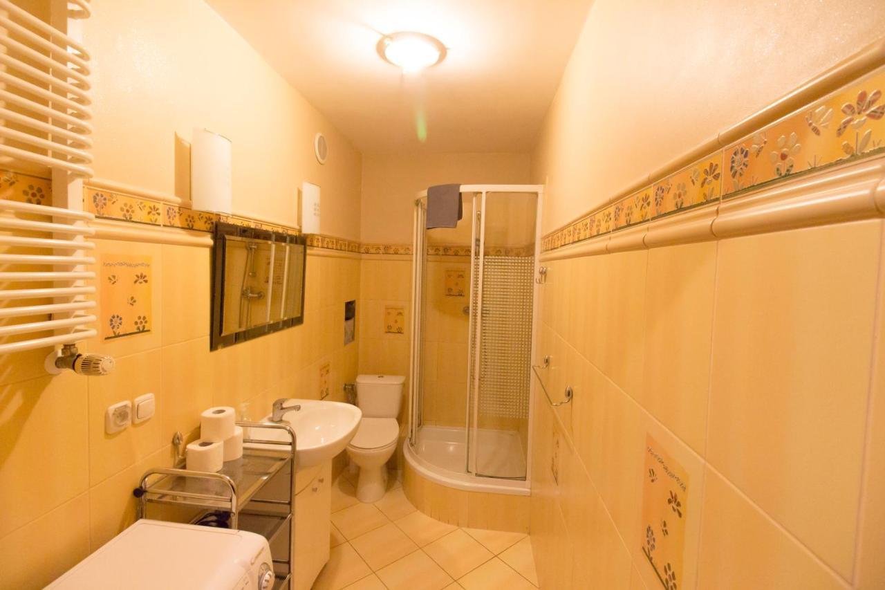 Lucky Apartaments Old Town -Economy Вроцлав Екстериор снимка