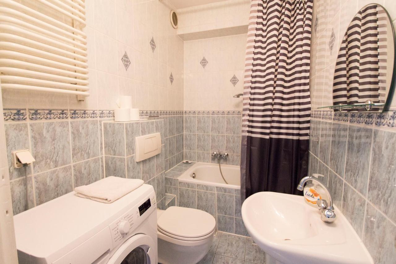 Lucky Apartaments Old Town -Economy Вроцлав Екстериор снимка