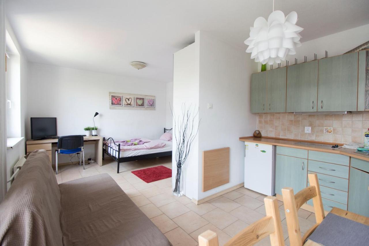 Lucky Apartaments Old Town -Economy Вроцлав Екстериор снимка